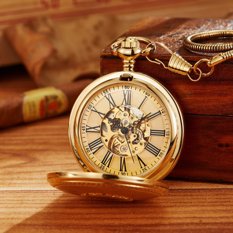 Mehāniskais kabatas pulkstenis ar atveramu vāciņu un gravētu motīvu, ciparnīcas diametrs 35,5 mm, biezums 10 mm, korpuss no sakausējuma, kustība 88