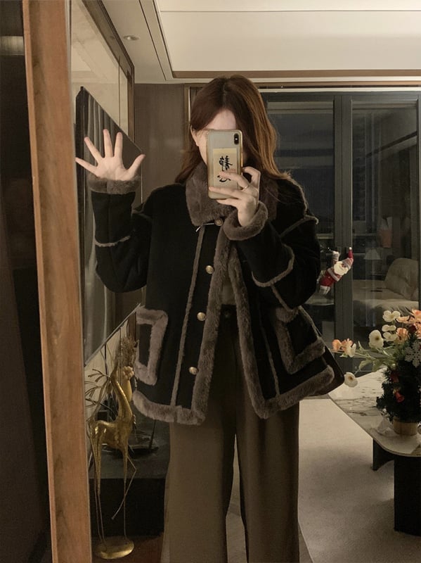 Jachetă cu blană sintetică integrată din poliester, guler polo, mâneci lungi, lungime normală 50–65 cm