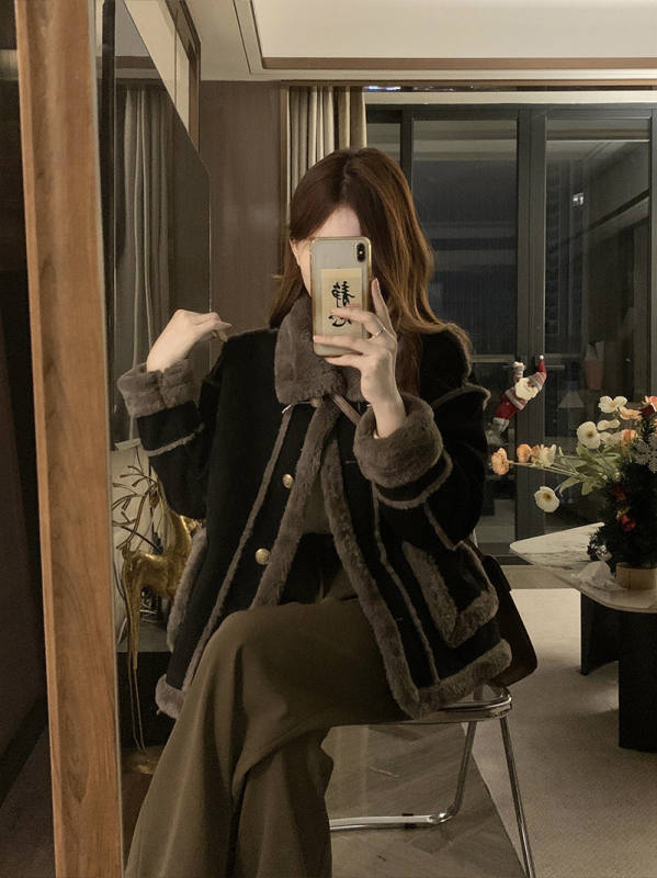 Jachetă cu blană sintetică integrată din poliester, guler polo, mâneci lungi, lungime normală 50–65 cm