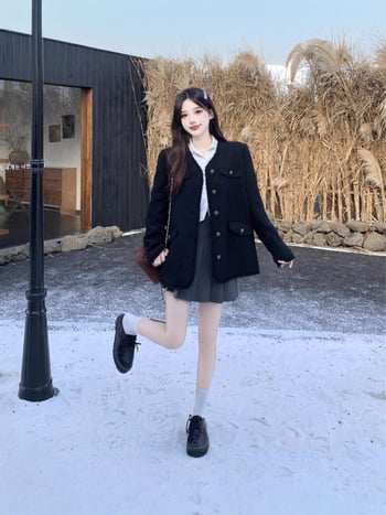 Jachetă damă din tweed, sezonul de iarnă 2025, stil elegant pentru deplasări, decolteu în V, mâneci lungi