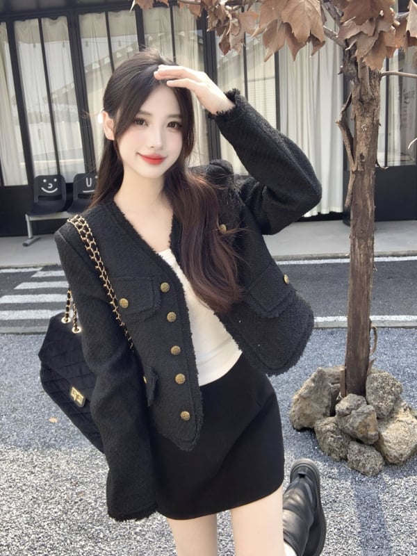 Jachetă damă din tweed, sezonul de iarnă 2025, stil elegant pentru deplasări, decolteu în V, mâneci lungi