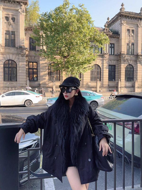 Krzneni parka kaput s ovratnikom od krzna, dugi kroj, poliester tkanina, zapadni street-hipster stil