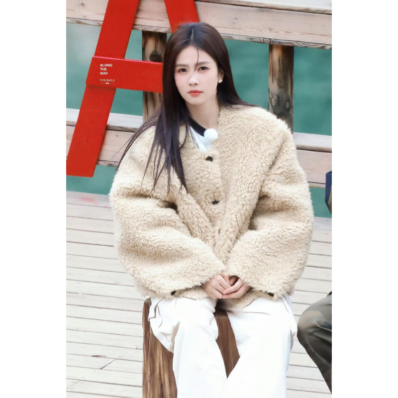 Jakna od akrila s ovratnikom od lotosovog lista, dugi rukavi, 95% sadržaj glavne tkanine, Zima 2024