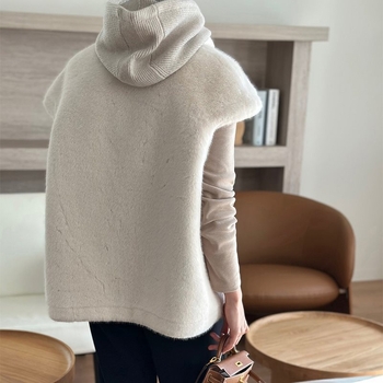 Vesta din blană de nurcă, guler polo, lungime 50–65 cm, Iarna 2025