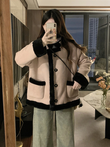 Palton dama mărimi mari, căptușit cu fleece poliester, guler rever, lungime medie (50–65 cm), lansare iarnă 2025