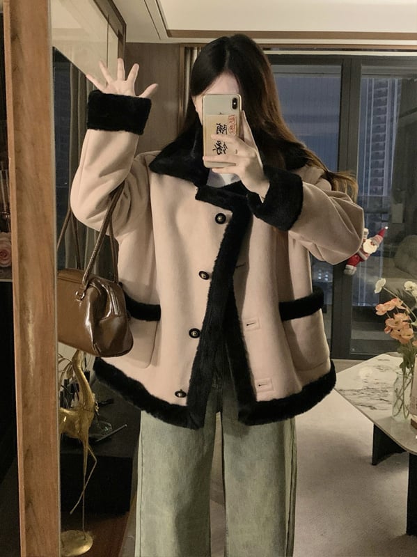 Palton dama mărimi mari, căptușit cu fleece poliester, guler rever, lungime medie (50–65 cm), lansare iarnă 2025