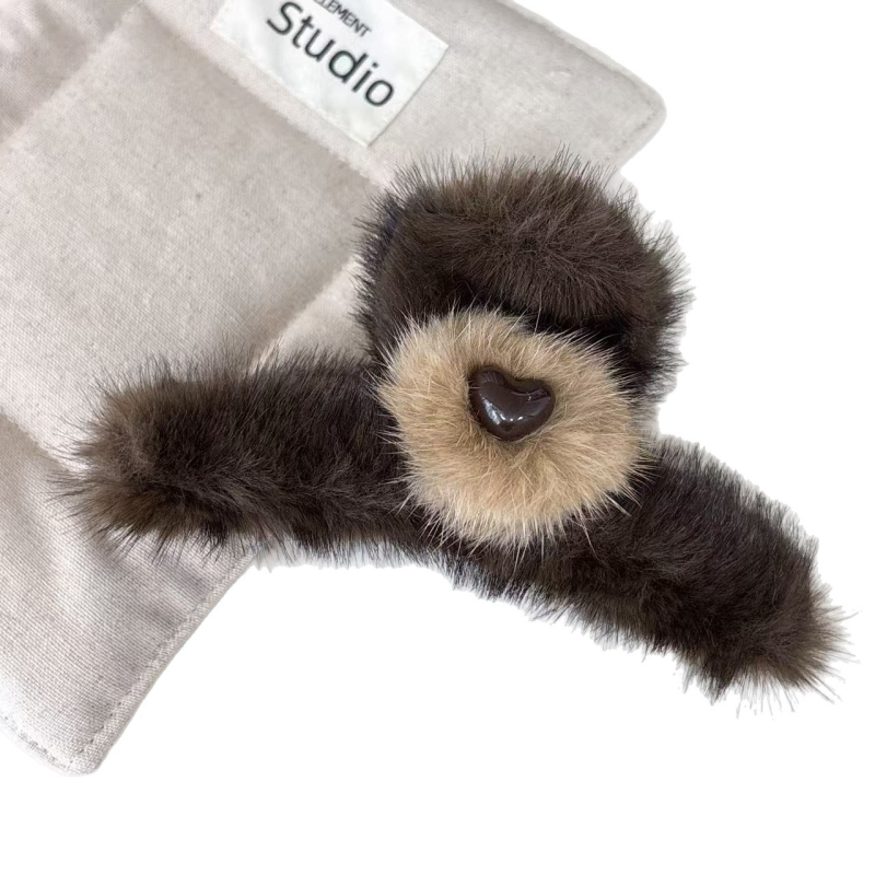 Щипка за коса Shark Clip • ръчна изработка • луксозен стил • материали: смесени материали • за жени • аксесоар за глава • Зимна колекция 2025