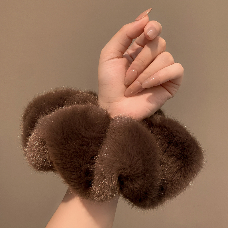 Плюшена гумка за коса — ръчна изработка, винтидж ретро стил, без инкрустирани елементи, зима 2025