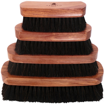 Famaco kurpju otu no zirga matu – tīrīšana un spīdums