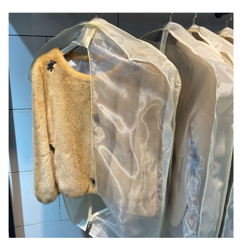 Bella kolmemõõtmeline hingav tolmukaitse norkmantlile — kõrge kvaliteediga riidekott riputamiseks