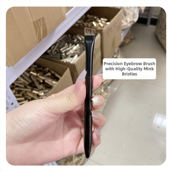 Наклонена четка за вежди с козина от енот, ебонова дръжка, дълга дръжка, единична опаковка