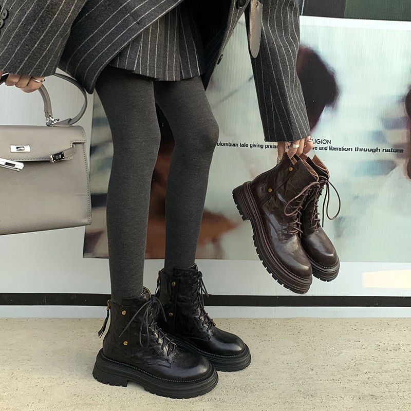 Naiste Vintage Martins saapad – pealne lammasnahk, kummist talla, ümmarguse varba, 6–8 cm konts, nööriga kinnitused, sügis-talv