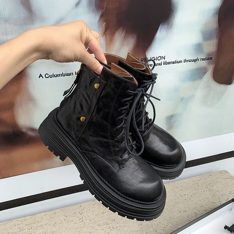 Naiste Vintage Martins saapad – pealne lammasnahk, kummist talla, ümmarguse varba, 6–8 cm konts, nööriga kinnitused, sügis-talv