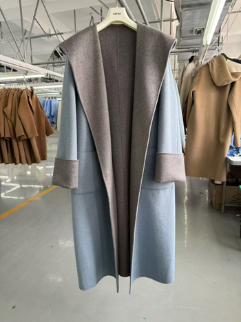 Sieviešu garš vilnas mētelis ar kapuci, divpusējs dizains, brīvā piegriezuma, britu stils, vilnas saturs 95% un vairāk