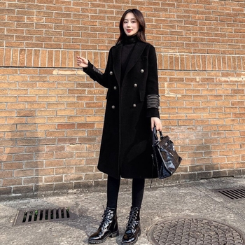 Sieviešu tvīda mētelis, bieza vilnas ar poliesteru audums, vidēja garuma 65–80 cm, pusatvērta apkakle