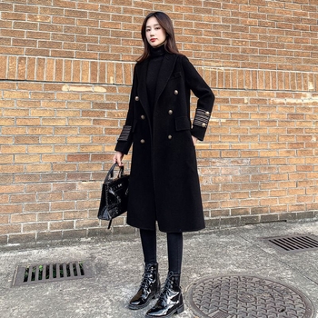 Sieviešu tvīda mētelis, bieza vilnas ar poliesteru audums, vidēja garuma 65–80 cm, pusatvērta apkakle