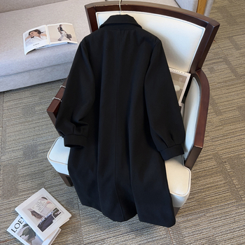 Sieviešu vilnas maisījuma mētelis, rudens–ziemas sezona, garš siluets, 80–100 cm garums, apkakle ar pogām, garas piedurknes, biroja stils