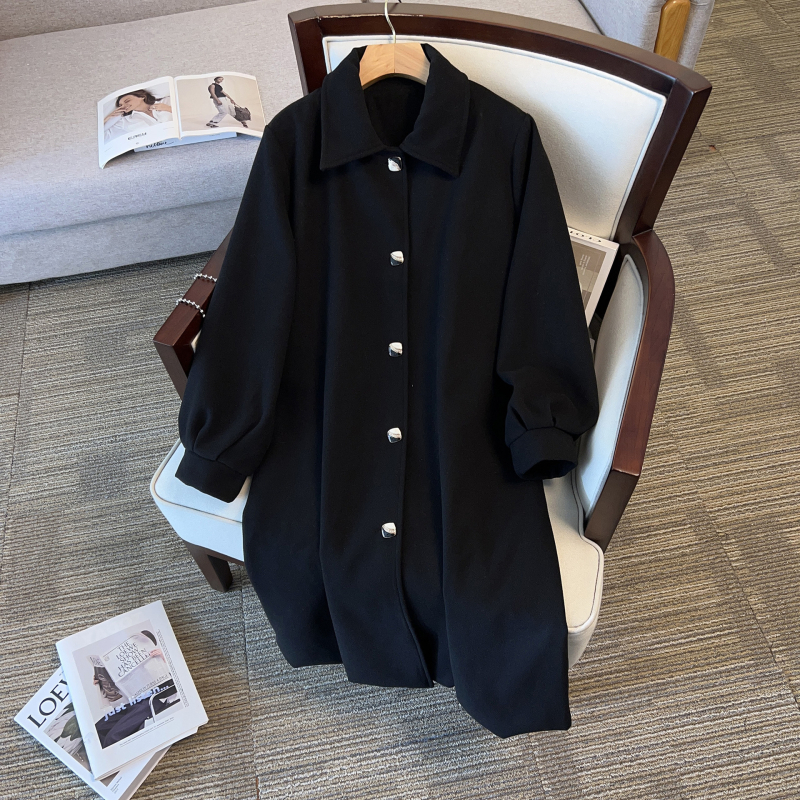 Sieviešu vilnas maisījuma mētelis, rudens–ziemas sezona, garš siluets, 80–100 cm garums, apkakle ar pogām, garas piedurknes, biroja stils