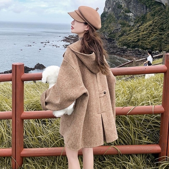 Sieviešu vilnas virsjaka ar kapuci, kokona siluete, Chenille audums ar spandeksu, īss garums 40-50 cm, kažokādas apkakle