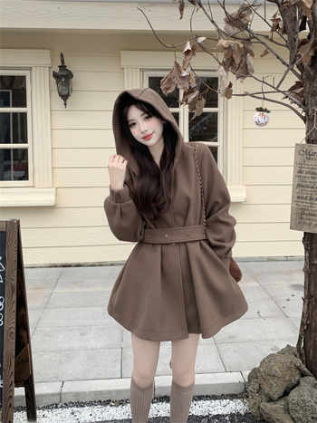 Вълнено палто с лампен рукав, качулка, 70–80% полиестер, зима 2025, елегантен градски стил