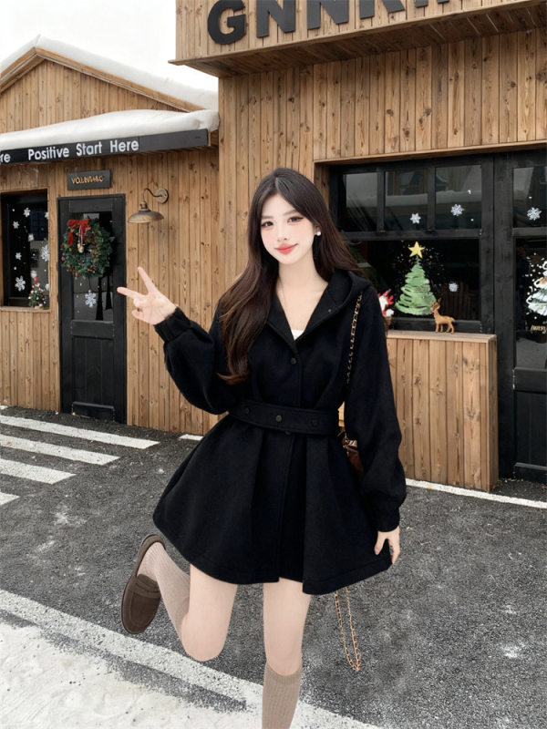 Вълнено палто с лампен рукав, качулка, 70–80% полиестер, зима 2025, елегантен градски стил