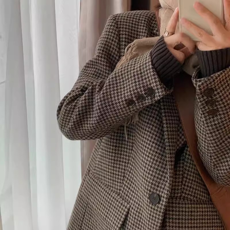 Sieviešu kokvilnas jaka ar režģa rakstu, japāņu-korejiešu brīvā stila, kažokādas apkakle, vienas rindas pogu aizdare