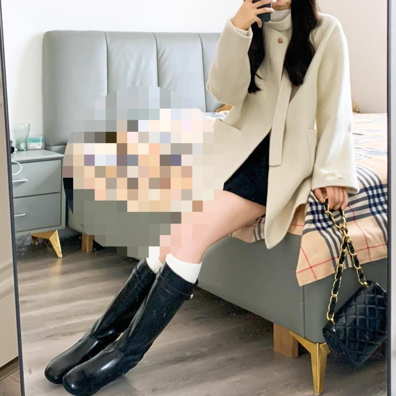 Vilnas mētelis vidēja garuma, iedvesots no Hepburn stila, vienkrāsains, garas piedurknes, vienrindu aizdare