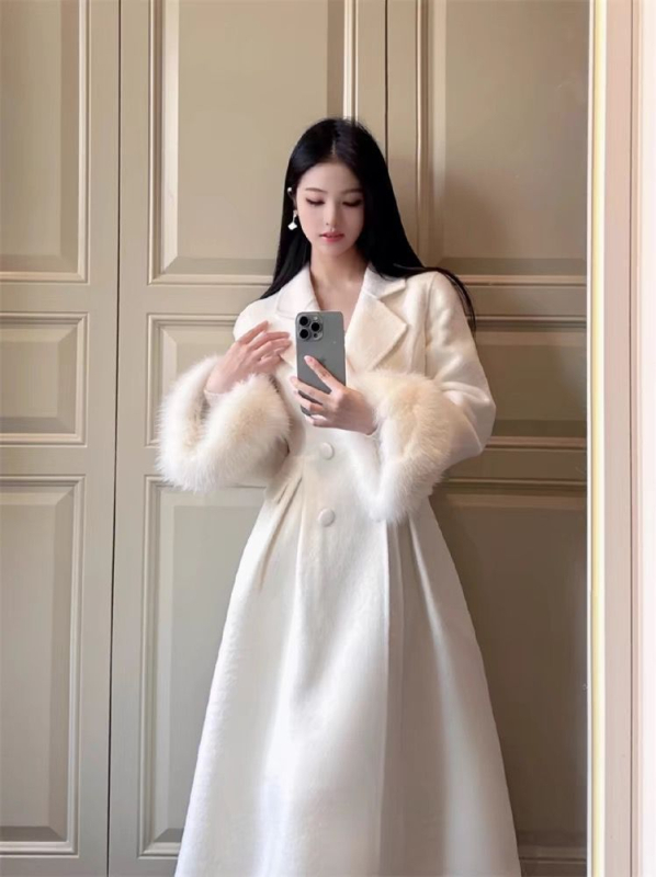 Sieviešu poliestera mētelis, vidējā garuma, polo apkakle, dubultā aizdare, brīvs piegriezums