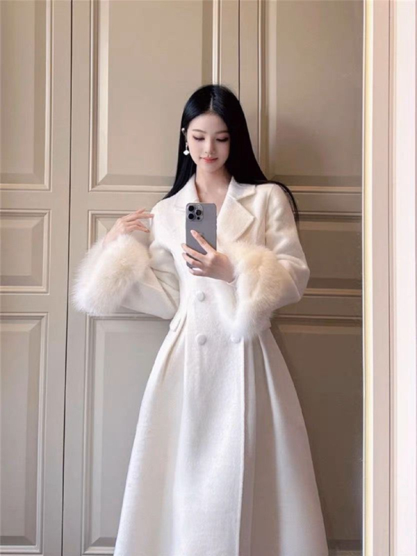 Sieviešu poliestera mētelis, vidējā garuma, polo apkakle, dubultā aizdare, brīvs piegriezums