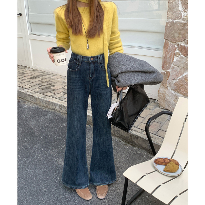 Sieviešu ziemas džinsi ar velūra oderi, platā bootcut griezums, kokvilna 50–70%, regulējama josta