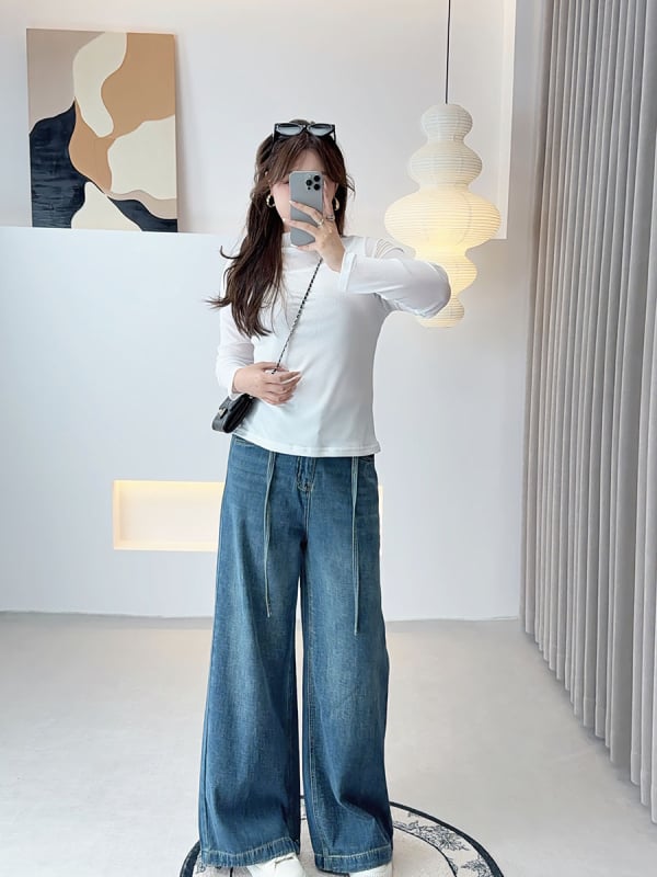 Sievietēm platām kājām džinsi ar augstu vidukli, izmazgāts denims, pūšanas apdare, 90–95% kokvilna, poliester <30%, rudens 2025
