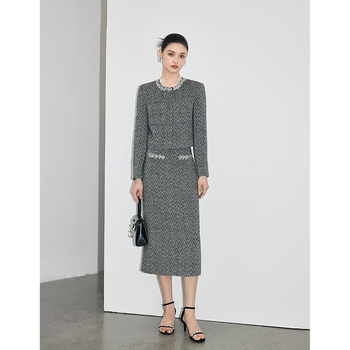 Jesenski ženski kostim komplet: pleteni gornji dio s dugim rukavom, jakna i suknja visokog struka, elegantan uredski stil, patchwork detalj, poliester 70–80%