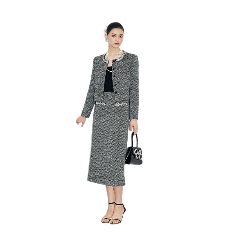 Jesenski ženski kostim komplet: pleteni gornji dio s dugim rukavom, jakna i suknja visokog struka, elegantan uredski stil, patchwork detalj, poliester 70–80%