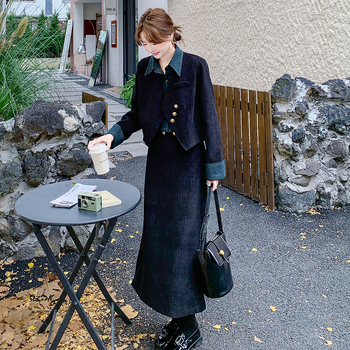 Set din velur din două piese cu imprimeu color-block, primăvara 2025, fustă midi, mâneci lungi, poliester 95%+