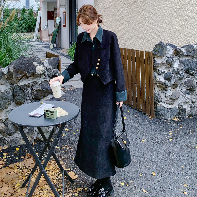 Set din velur din două piese cu imprimeu color-block, primăvara 2025, fustă midi, mâneci lungi, poliester 95%+