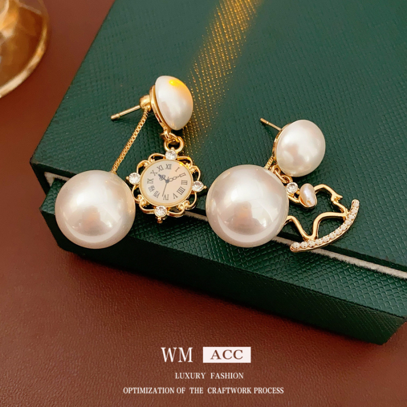 Cercei din perle artificiale și zirconiu, motif animal, stil franțuzesc vintage, design asimetric, post de ureche din oțel