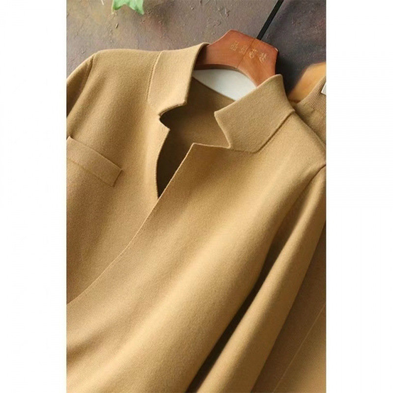 Costum de două piese cu fustă pentru femei – amestec bumbac-viscose, fustă lungă, mâneci lungi, fără călcare, toamnă 2023, stil casual