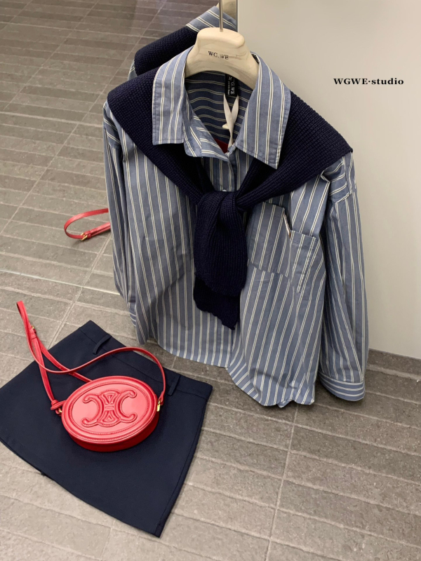 Costum feminin din trei piese: fustă, cămașă și eșarfă – toamnă 2025, WGWE