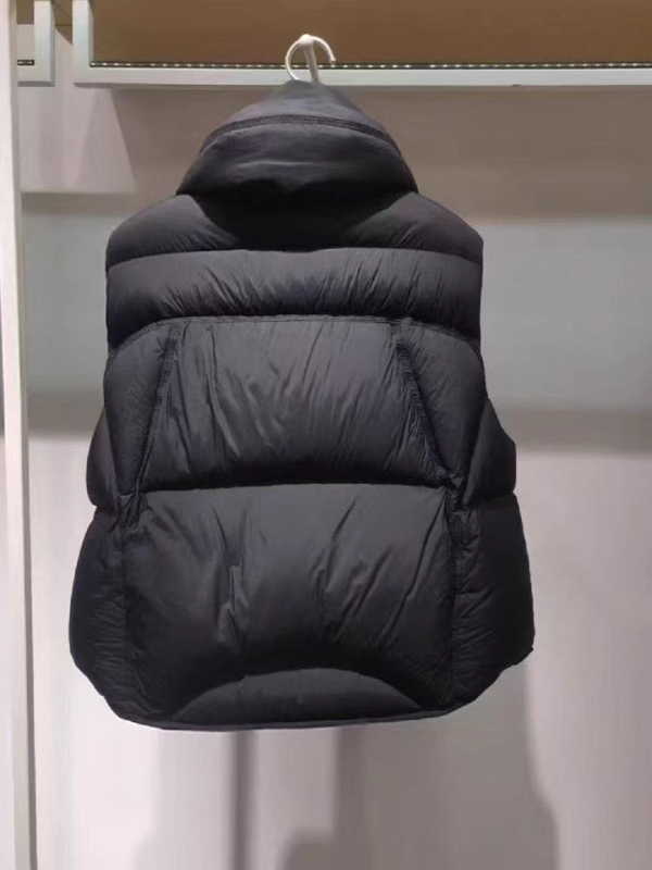Ženski bez rukava down vest – punilo: patka perjem, vanjski materijal: poliester, zatvarač, opušteni kroj, zima 2025