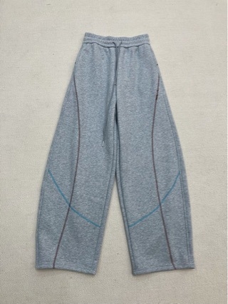 Ženske zimske pantalone opuštenog kroja, visokim strukom, fleece podstava, debele, jedne boje, sa zakrivljenim šavovima