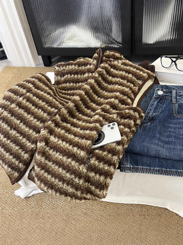 Γυναικείο γιλέκο από μαλλί αρνιού με πλήρωμα από βαμβάκι, ριγέ σχέδιο, σταθερός γιακάς, μπροστινό φερμουάρ, άνετη εφαρμογή