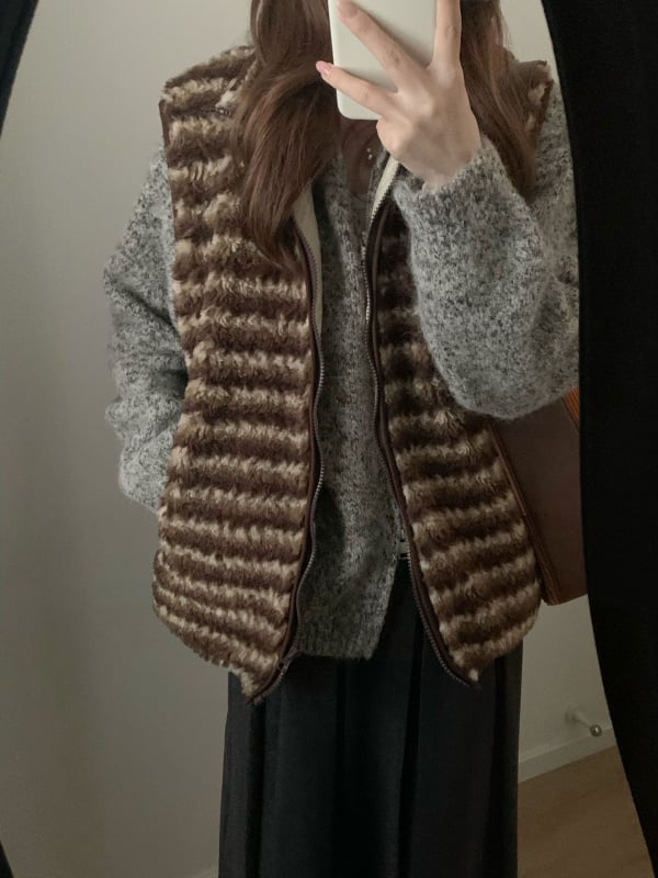 Γυναικείο γιλέκο από μαλλί αρνιού με πλήρωμα από βαμβάκι, ριγέ σχέδιο, σταθερός γιακάς, μπροστινό φερμουάρ, άνετη εφαρμογή