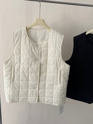 Корейски стил свободна жилетка с пух-памук – нейлонова материя, пълнеж пух-памук, кръгло деколте