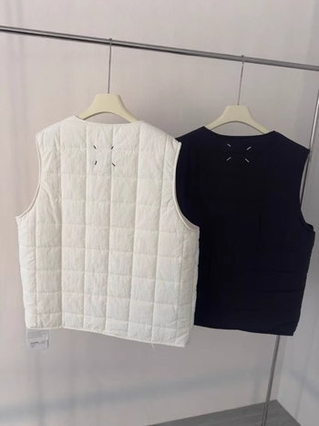 Корейски стил свободна жилетка с пух-памук – нейлонова материя, пълнеж пух-памук, кръгло деколте