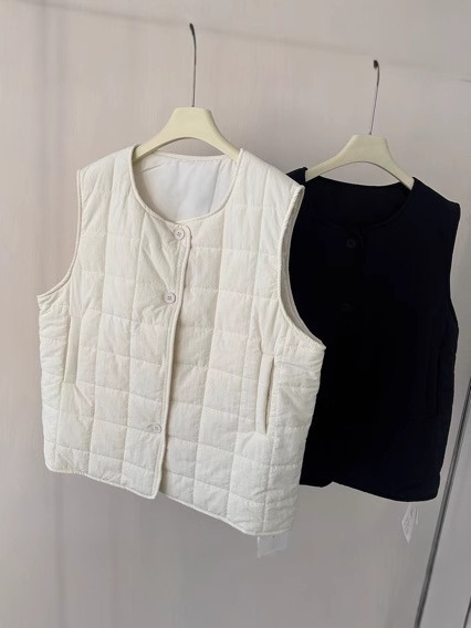 Корейски стил свободна жилетка с пух-памук – нейлонова материя, пълнеж пух-памук, кръгло деколте