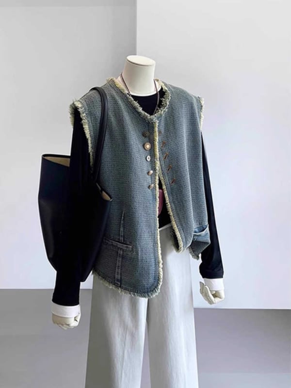 Ženski pamučni prsluk – casual stil, duljina 50–65 cm, ovratnik s gumbima, prednji otvor s jednim redom kopči