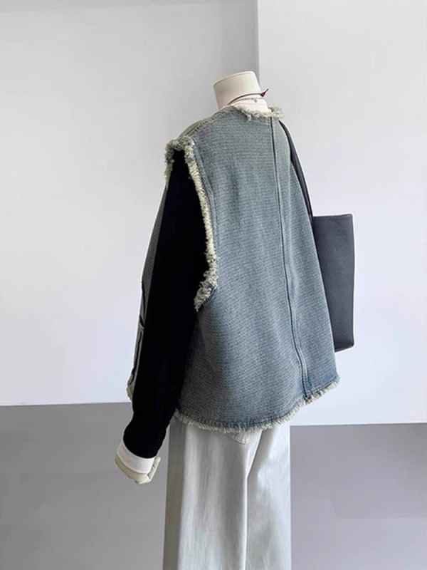 Ženski pamučni prsluk – casual stil, duljina 50–65 cm, ovratnik s gumbima, prednji otvor s jednim redom kopči