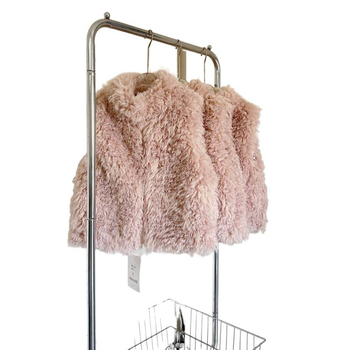 Γυναικειο γούνινο γιλέκο με κουκούλα, από οικολογικά φιλικό μαλλί, με μίγμα πραγματικής και συνθετικής γούνας, επένδυση από βαμβάκι, ψηλό γιακά