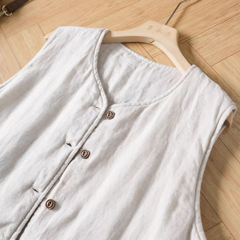 Γυναικείο μακρύ γιλέκο με επένδυση από ακρυλικό ύφασμα, γέμισμα ακρυλικό βαμβάκι, κύριο ύφασμα ≥95%, κούμπωμα: μονή σειρά με πολλαπλές αγκράφες, κολάρο: κρεμάστρα, κομψό αστικό στυλ, χειμώνας 2025