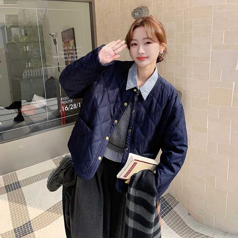 Jakna od poliesterskih vlakana, jednobojna, širokog kroja, duga rukava